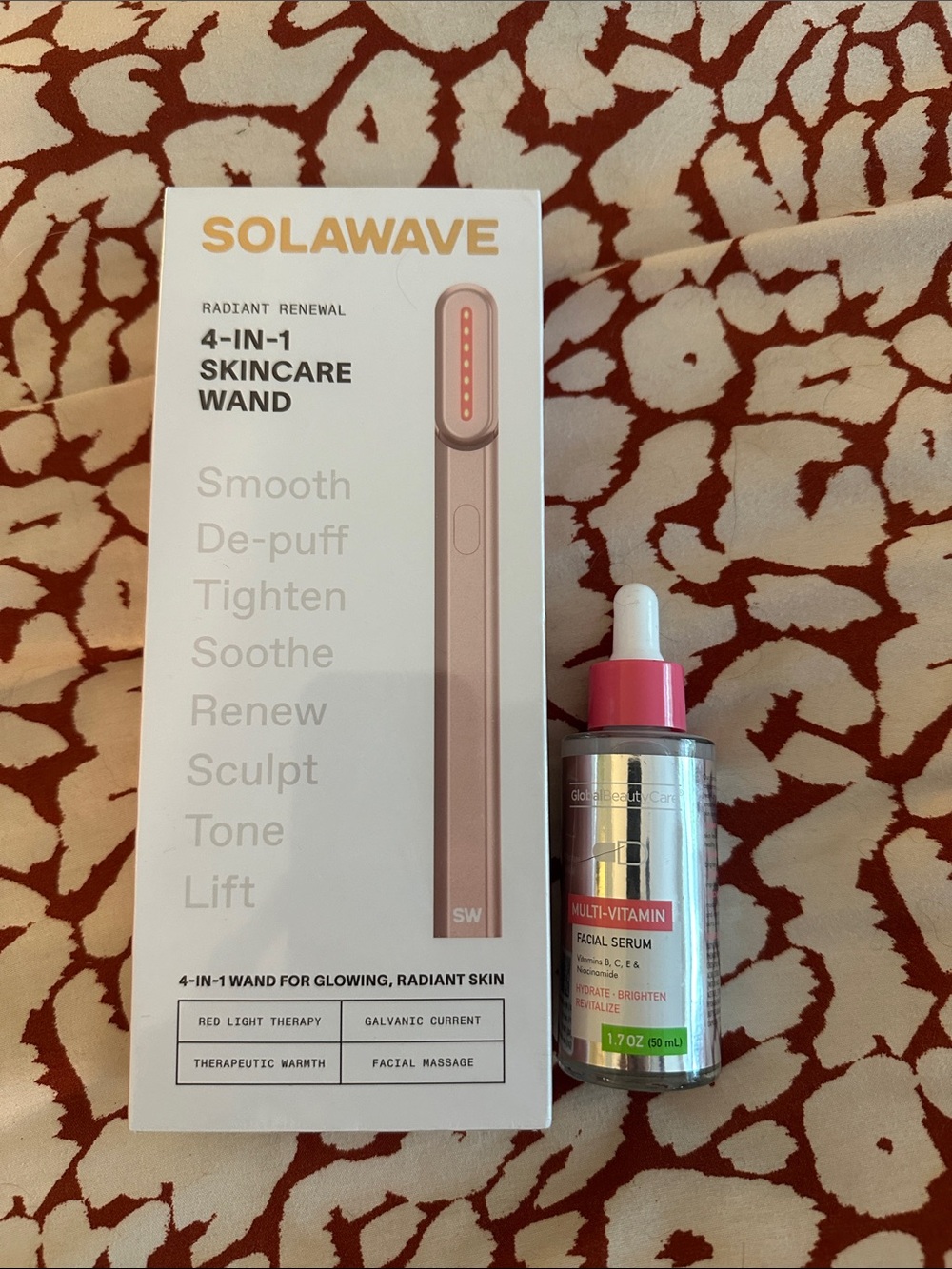NEW in Packaging 4 in 1 Solawave Red Light Skincare wand + serum